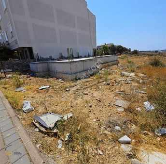 Karaçalı'da Ana Yola Cephe Temeli Su Basmanı Çıkmış Villa Arsası