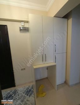 Şirinevlerde Satılık Fırsat Ara Kat Daire 85 M2 2+1