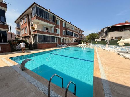 Karasu Yalı Mah. Havuzlu Site İçerisinde Havuz Cepheli 2+1 Satılık Daire