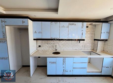 Hatip Mahallesi'nde Kat Seçenekli,site İçi Konforlu 2+1 Daireler