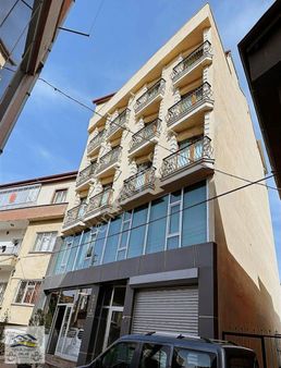 Yunus Emlak 1+1 Asansörlü 7 Yılık Daire Çarşı İçi