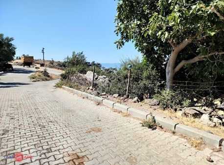 Bergama Kozluca Mahallesinde Dublex İmarla Arsa