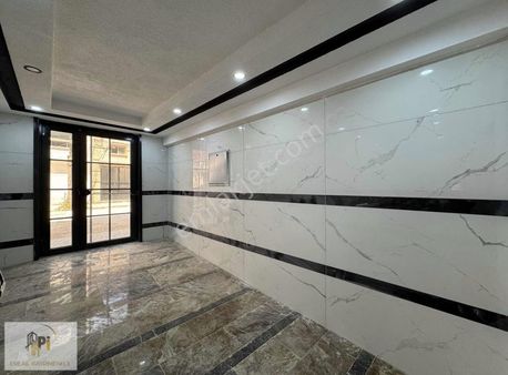 Pi Emlak'tan Çamlıca'da Ebeveyn Banyolu Arakat Kilerli 3+1