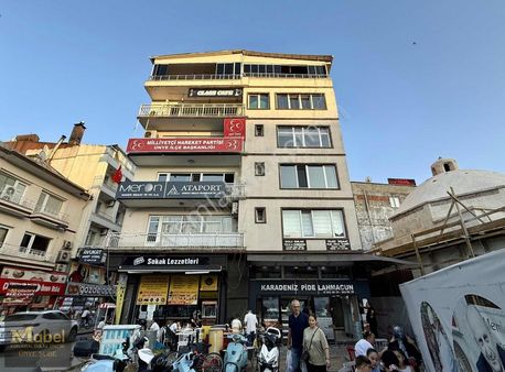 Mabel'den - Meydanın Göbeğinde Hazır Kurulu Nargile-cafe