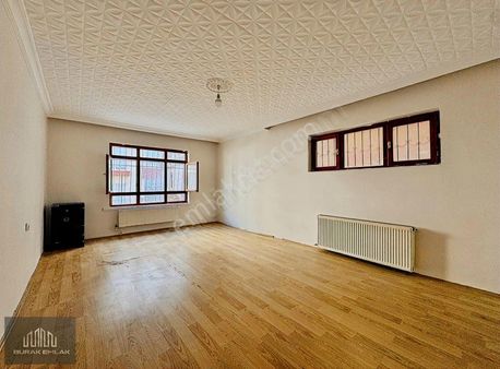 Buraktan Merkez Mah Okullar Bölgesinde Isı Yalıtımlı Hesaplı 3+1