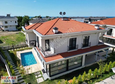 Ordu Turnasuyunda , Havuzlu, 350 M² Lüks Tripleks Villa