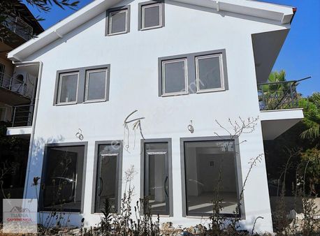 Tuana Gayrimenkul'den Atatürk Bulvarı Üzerinde 100m² Dükkan