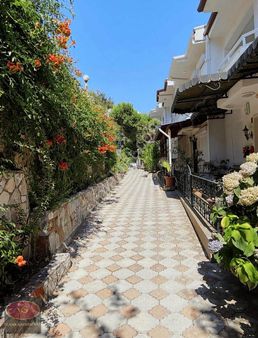 Altınoluk 'ta *5+1* Deniz Manzaralı - Tripleks - Satılık Villa