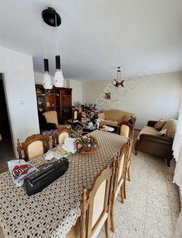 Yeşilyurt Merkezi Yıldız Caddesinde 3+1 140 M2 Geniş Ferah Daire