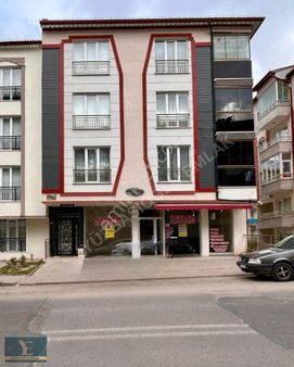 Yüzbaşıoğlu Emlak'tan Zafer Caddesi Üzerinde Satılık Dükkan