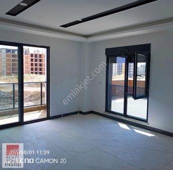 Altıntaş'ta ,teraslı 2+1 .kapalı Otoparklı ,havuzlu