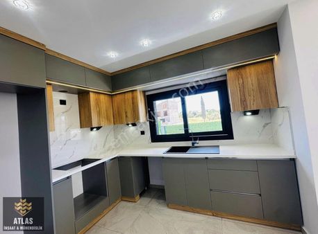 Havuzlu Otoparklı Bağımsız Kullanım Alanı 3+1 Sıfır Lüx Villalar