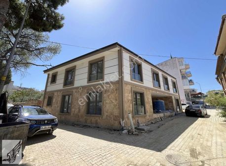 Seferihisar Çarşı Merkezinde Kapalı Mutfak 1+1 Satılık Daire