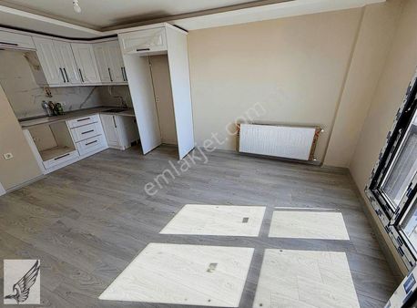 Pazar Yerine Yakın Kullanışlı Geniş Ön Cephe 1+1 Daire