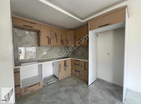 Camikebir Mahallesinde Bahçe Kullanımlı 1+1 Daire