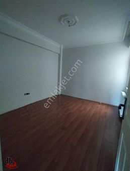 Rami Cuma Mahallesi'nde 18 Yaşında Geniş 2+1 Arakat