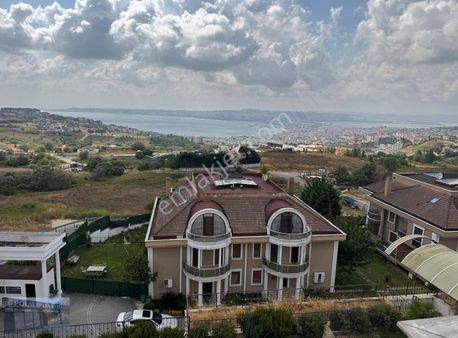 Büyükçekmece Pınartepe Mahalesinde Site İçerisinde Satılık Villa