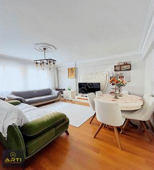 Avcılar Ambarlı'da Satılık Geniş Ve Kullanışlı 2+1 Fırsat Daire