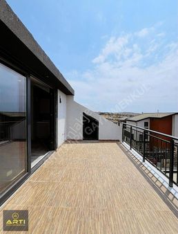 Kumburgaz'da Satılık Müstakil Havuzlu Sıfır Lüks 4+2 Villa