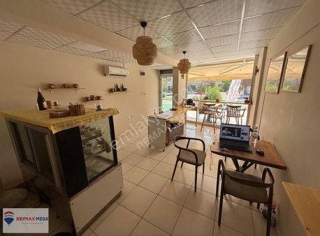 Şehrin En İşlek Noktalarından Birinde Bodrumlu Satılık Dükkan