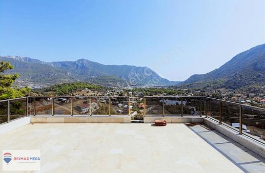 Antalya Adrasan'da Doğa İle Bütünleşen 4+1 Villa