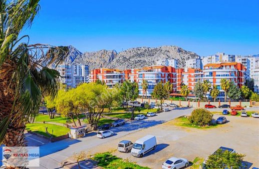 Konyaaltı Liman Mahallesinde 4+1 Satılık Dubleks Daire