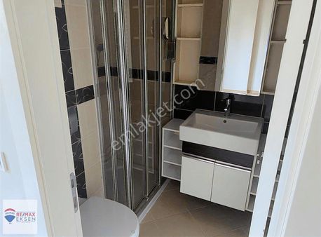 Sancaktepe Adapark Suryapı Bahçe Katı Havuz Ve Göl Cepheli