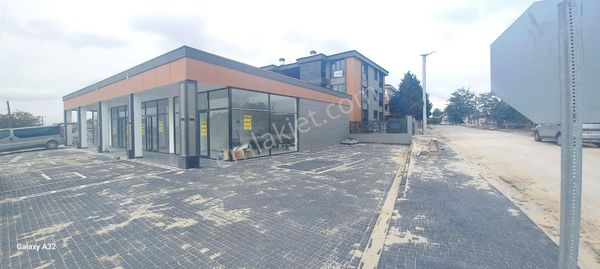 Lir Den Önerler Girişin De Kiralık 80 M2 Yola Cephe Dükkan