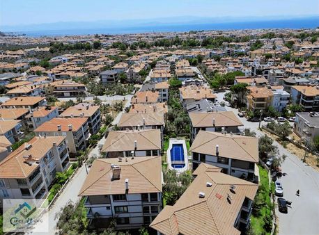 Altınoluk Merkez Havuzlu Site De 2+1 Daire