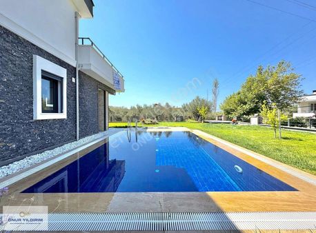 Onur Yıldırımdan 600 M2 Arsa İçinde 4+1 Havuzlu Lüx Villa
