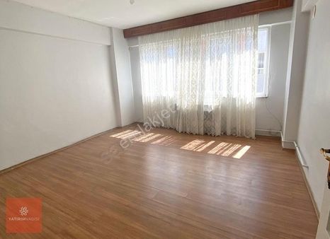 Altıparmak Hocahasan'da Satılık 2+1 Balkonlu Ferah Daire