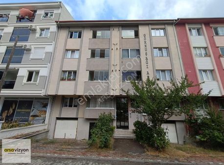 Belediye Karşısında Satılık 3+1 Daire Müstakil Kapalı Garajlı