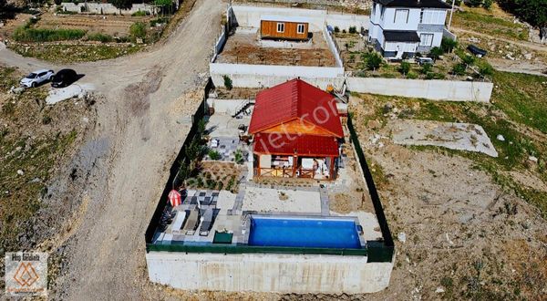 Konyaaltı Üçoluk'ta Havuzlu Villa