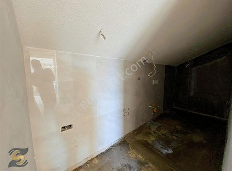 Zuhuratbaba'da Projeden Teslim Ferah Dublex Daire !!