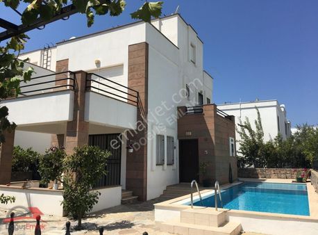 Doğuş Emlak'tan Müstakil Özel Havuzlu Satılık 3+1 Dubleks Villa