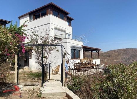 Doğuş Emlak'tan Deniz Manzaralı Tripleks 5+2 Villa