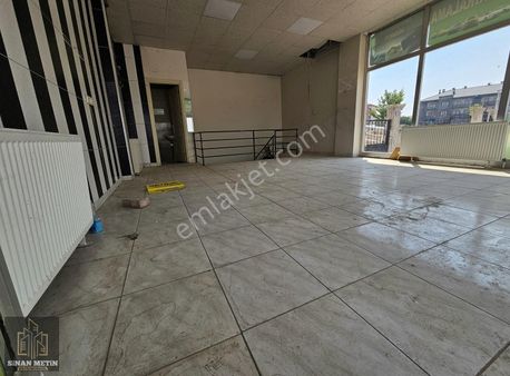 İsmail Kaya Ve Büyükkeçeçiler Cad. Kesiştiği Kavşakta İş Yeri