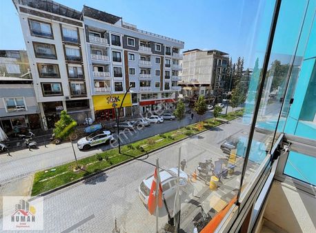 Üniversite Ve Maskinin Dibinde Kiralık 3+1 Daire