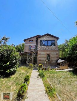 Erenköyde Satılık 6*1 (320 M2 Net Kullanımlı) Villa