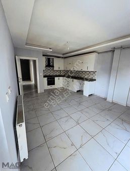 Merkez Mahallesi Çarşı İçinde 120 M2 Satılık 2+1 Daire
