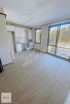 Merdivenköy'de Sıfır Binada 2+1 Satılık Daire