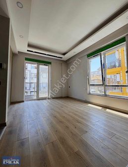 Yeni Binada, Barış Manço Bulvarına Yakın, Eşyasız 1+1 Kiralık Da