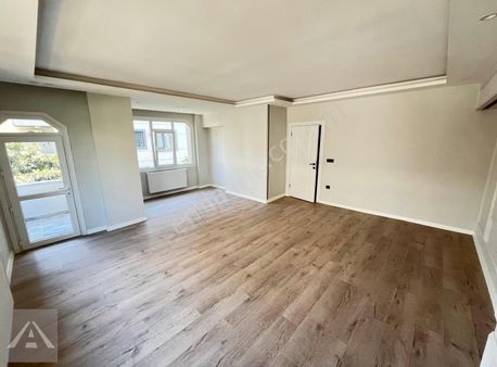 Maltepe Altıntepe'de Minibüs Yolu Altında Arakat 3+1 Daire