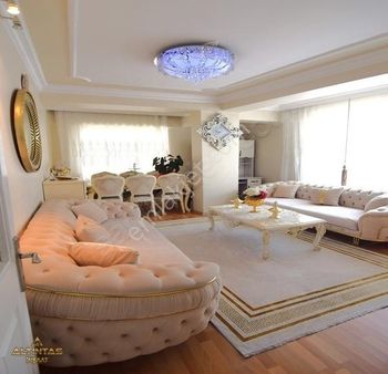 Esenyurt Pınar Mahallesinde Satılık 5+2 Dubleks