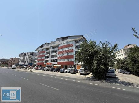 Seferihisar Camikebir Mah Havuzlu Sitede 3+1 Ara Kat Daire