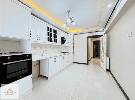 Ecg'den; Bağlum Merkezde Katta 3+1 Full Yapılı Süper Uygun Daire