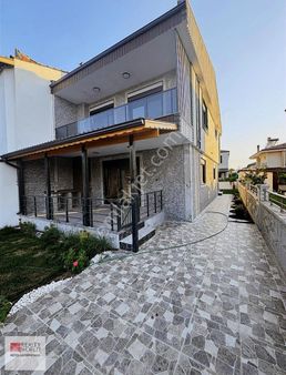 Ayvalık Altınovada Denize Yürüme Mesafesinde 3+1 Villa
