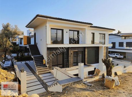 Rw Nefes' Ten Pelitköy Sahil'de Deniz Manzaralı 2+1 Daire