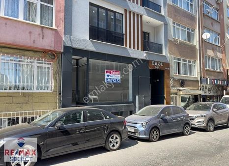 Yenimahalle'de Cadde Üzerinde Depolu Dükkan