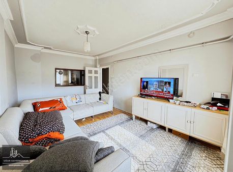 Uğur Gayrimenkul'den Orhangazi Caddesinde Satılık 3+1 Daire